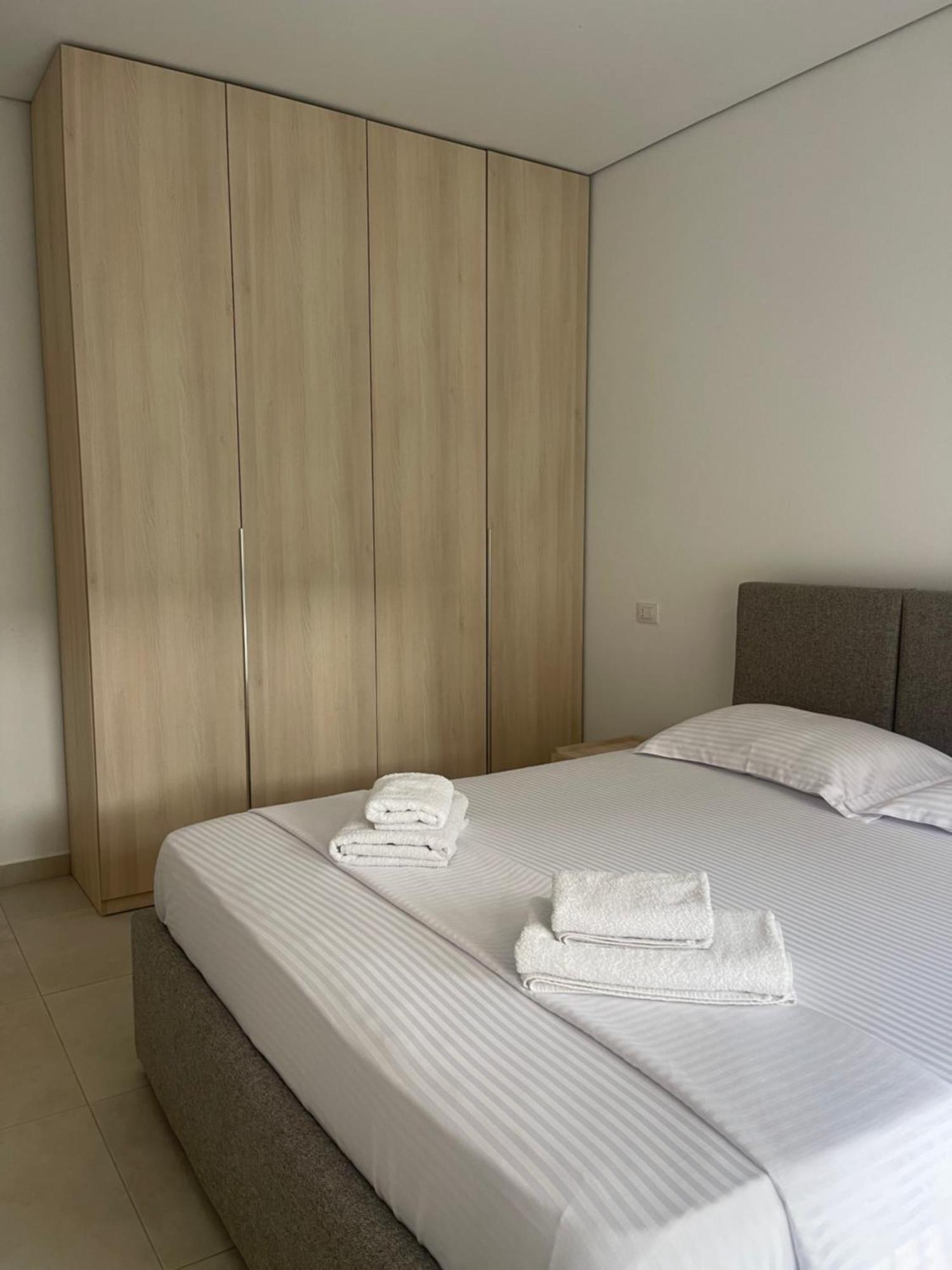 Eme Apartments - Kompleksi San Pietro, Gjiri I Lalzit Durrës Buitenkant foto