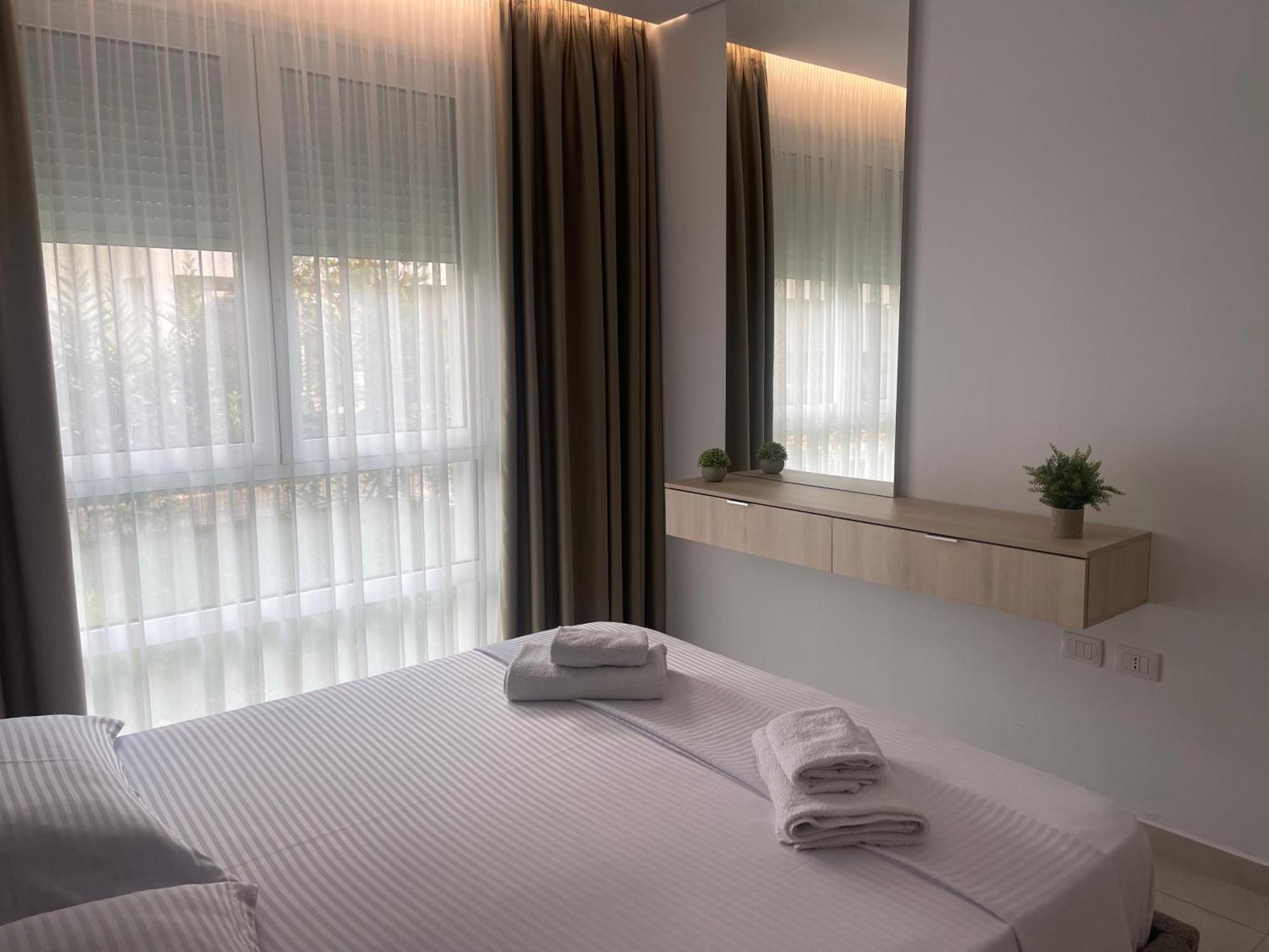 Eme Apartments - Kompleksi San Pietro, Gjiri I Lalzit Durrës Buitenkant foto