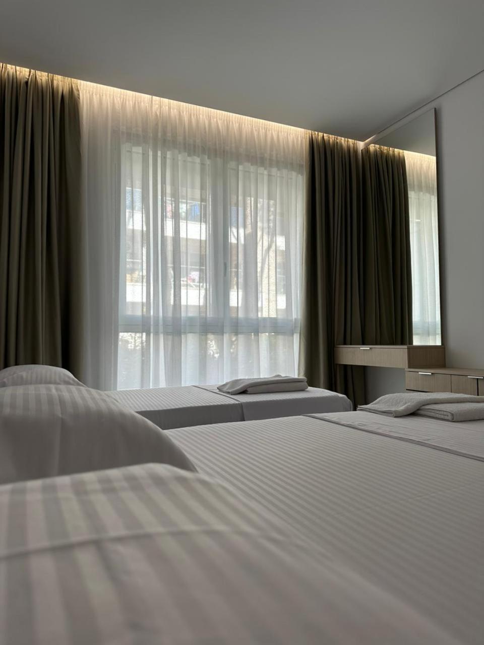 Eme Apartments - Kompleksi San Pietro, Gjiri I Lalzit Durrës Buitenkant foto