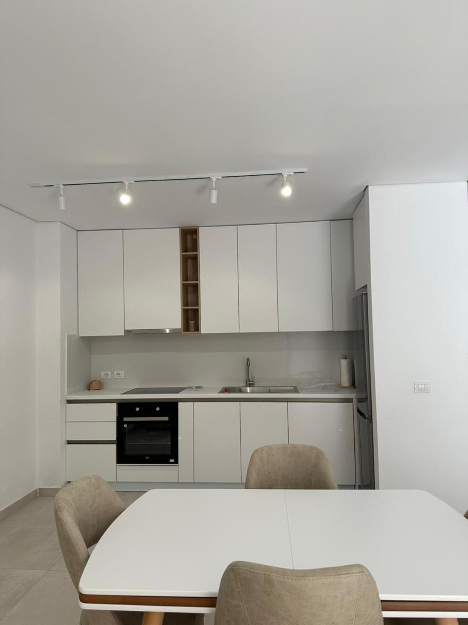 Eme Apartments - Kompleksi San Pietro, Gjiri I Lalzit Durrës Buitenkant foto