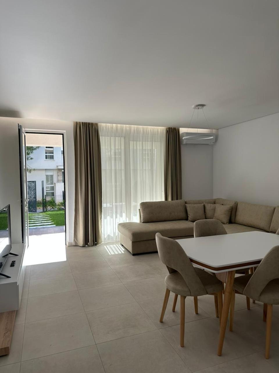 Eme Apartments - Kompleksi San Pietro, Gjiri I Lalzit Durrës Buitenkant foto