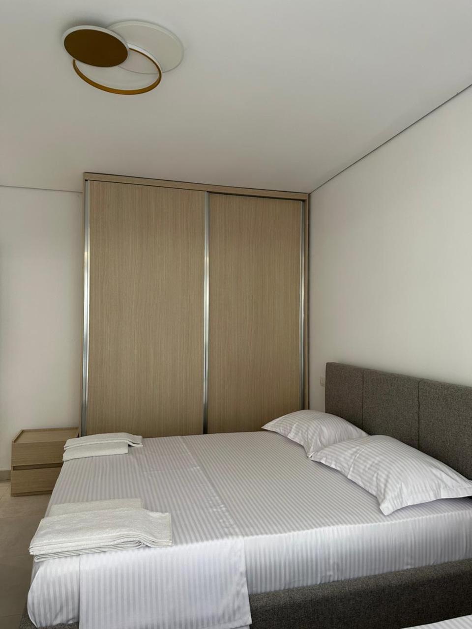 Eme Apartments - Kompleksi San Pietro, Gjiri I Lalzit Durrës Buitenkant foto