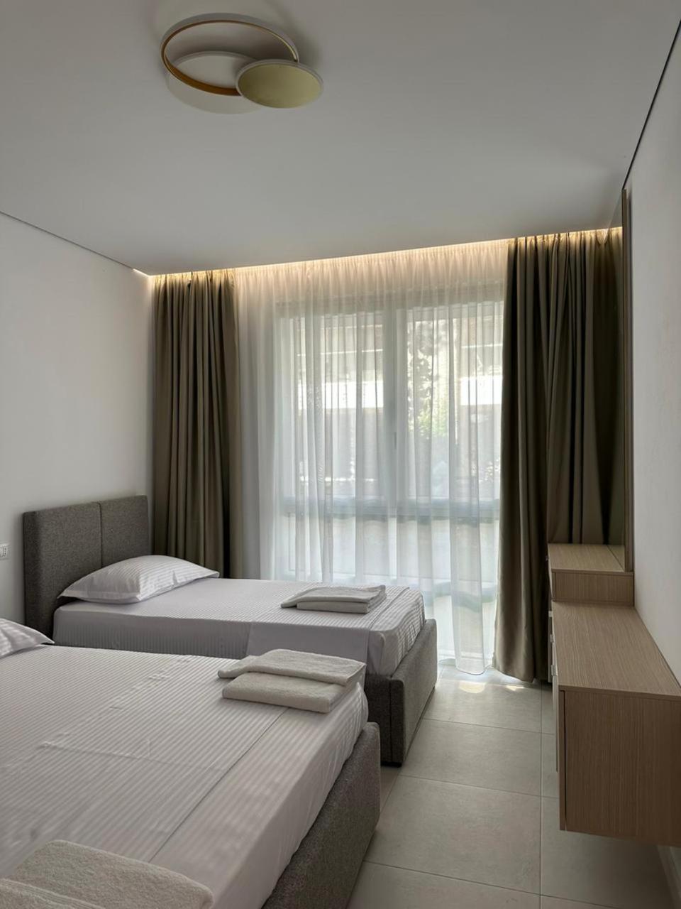 Eme Apartments - Kompleksi San Pietro, Gjiri I Lalzit Durrës Buitenkant foto